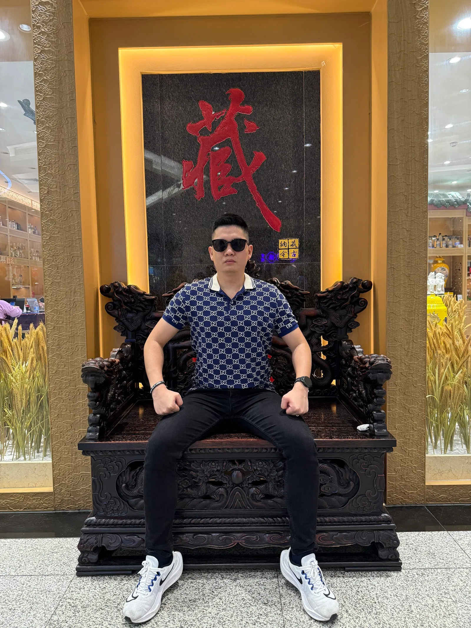 Hoàn — KOL hoạt động một mình, không có team thật